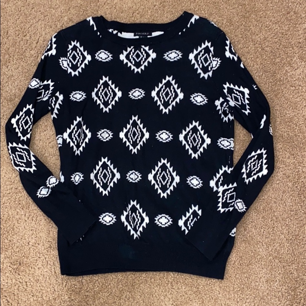 Forever 21 black and white patterned sweater